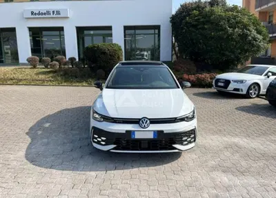 Volkswagen Golf 2.0 tsi GTI 265cv dsg del 2024 usata a Casatenovo