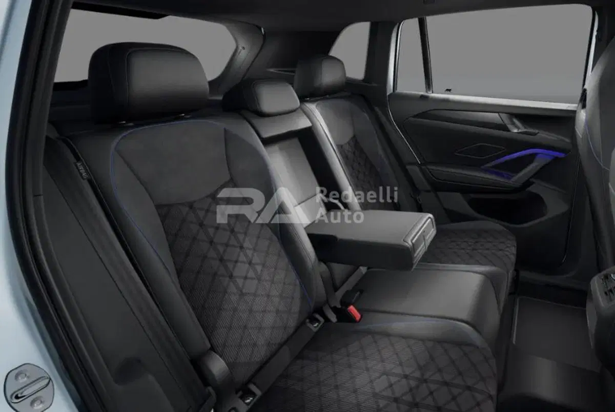 Volkswagen Tiguan nuova a Lecco (7)