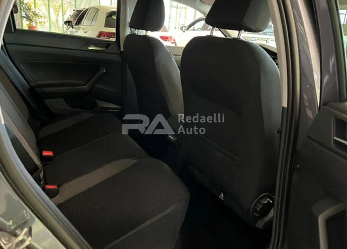 Volkswagen Polo nuova a Lecco (8)
