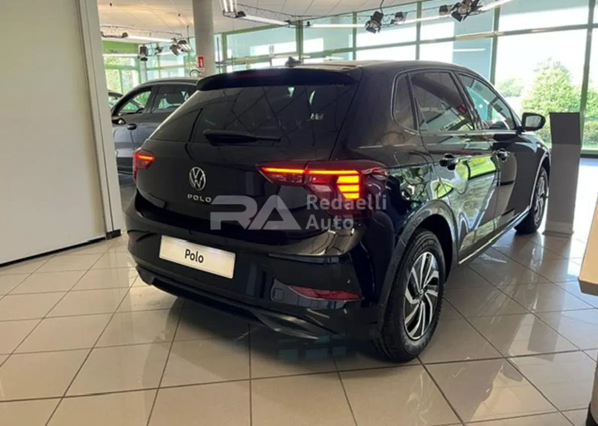 Volkswagen Polo nuova a Lecco (4)