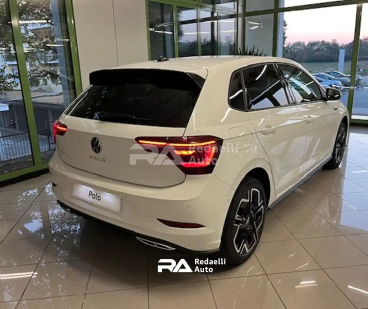 Volkswagen Polo nuova a Lecco (4)