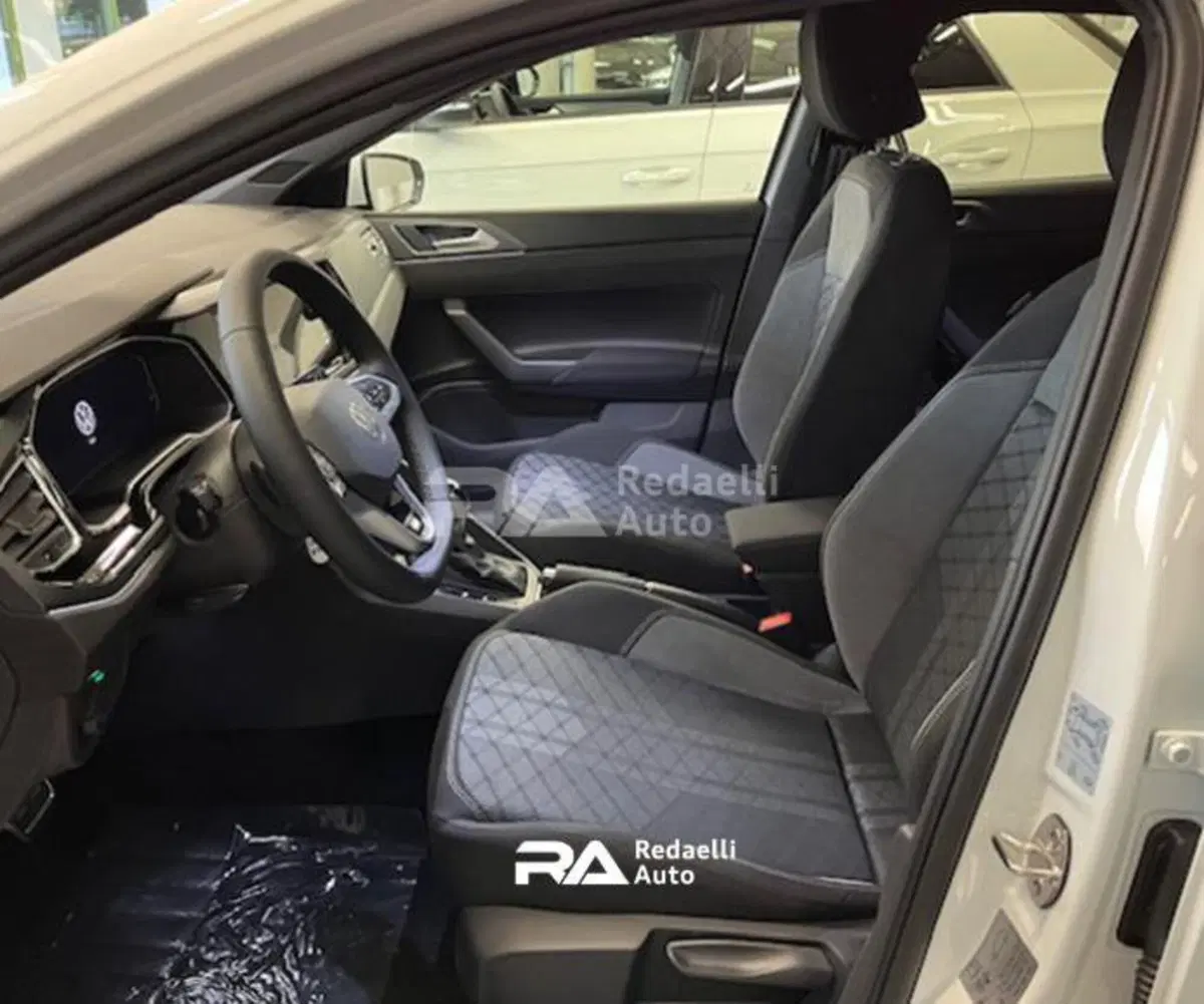 Volkswagen Polo nuova a Lecco (6)