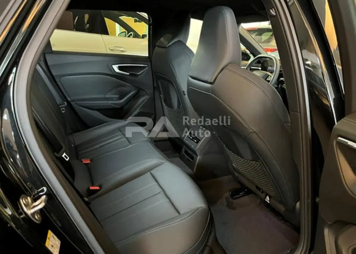 Audi A5 Avant nuova a Lecco (8)
