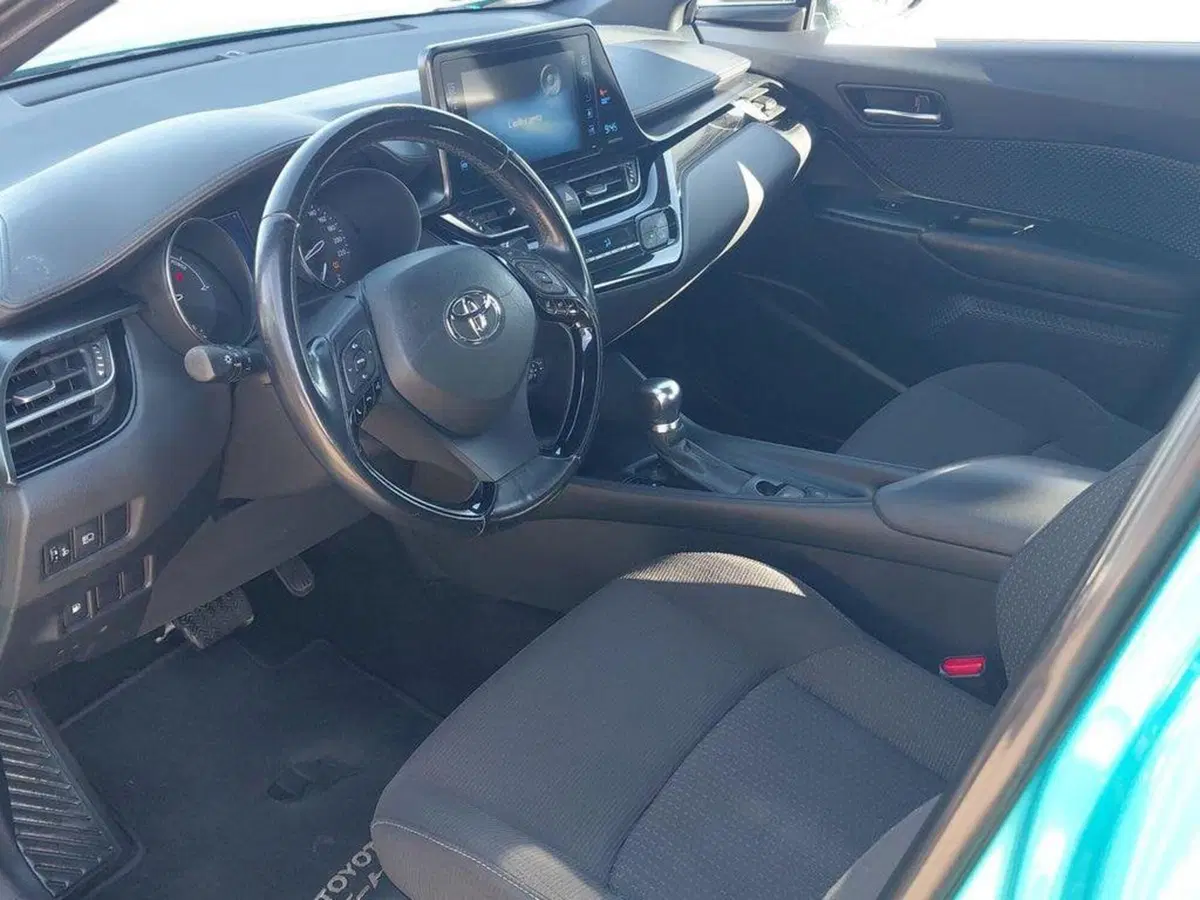 Toyota Toyota C-HR usata a Cagliari (7)