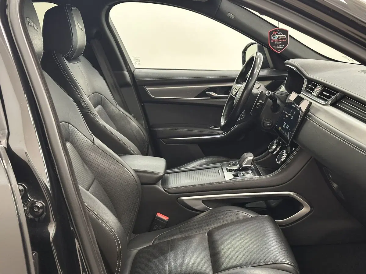 Jaguar F-Pace usata a Lodi (3)