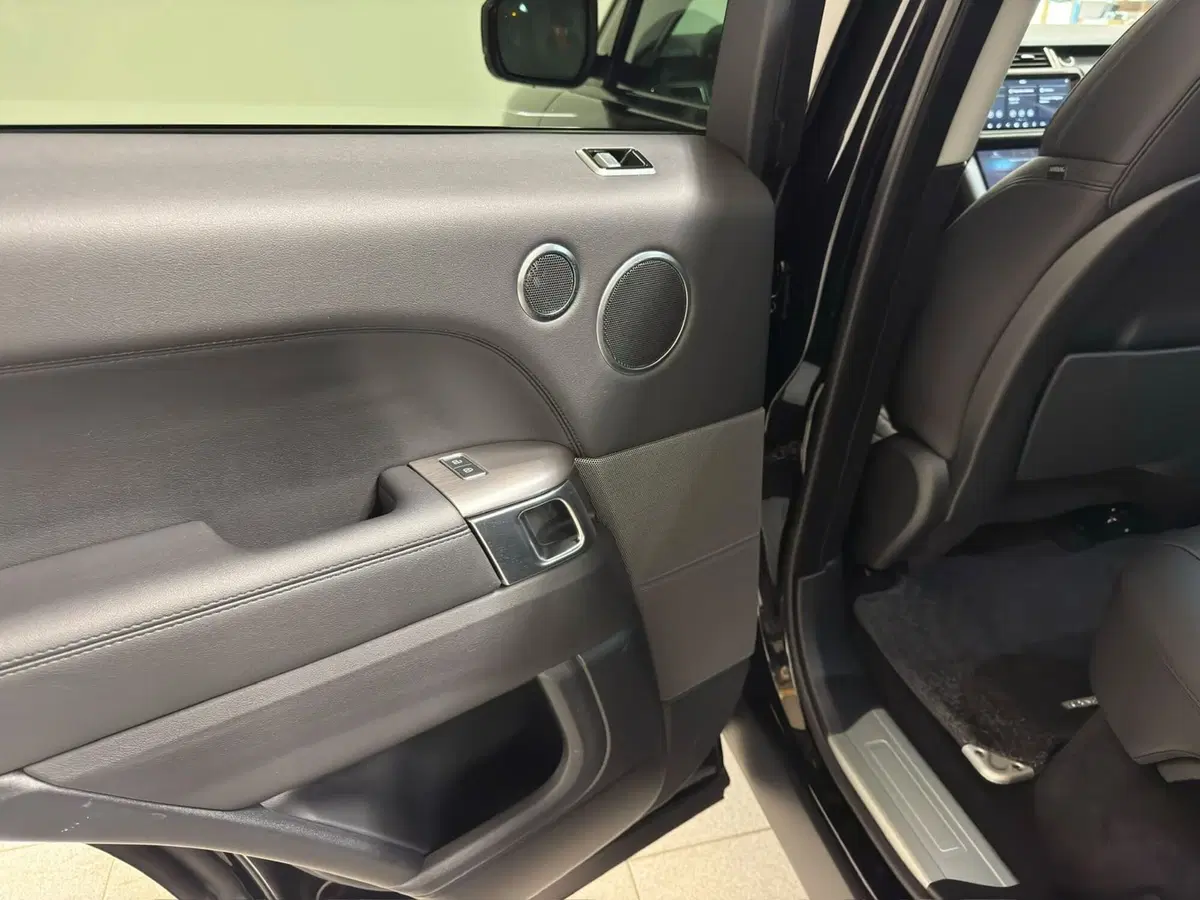 Land Rover Range Rover Sport usata a Novara (18)
