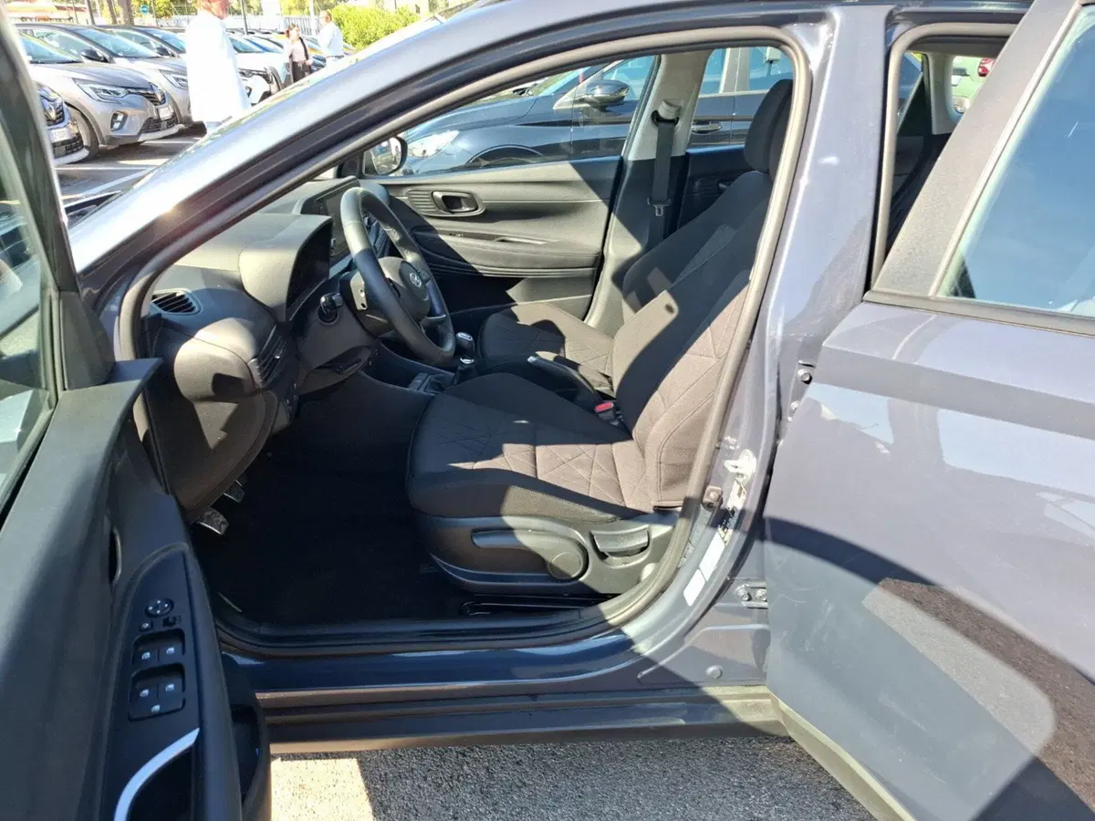 Hyundai Bayon usata a Latina (18)