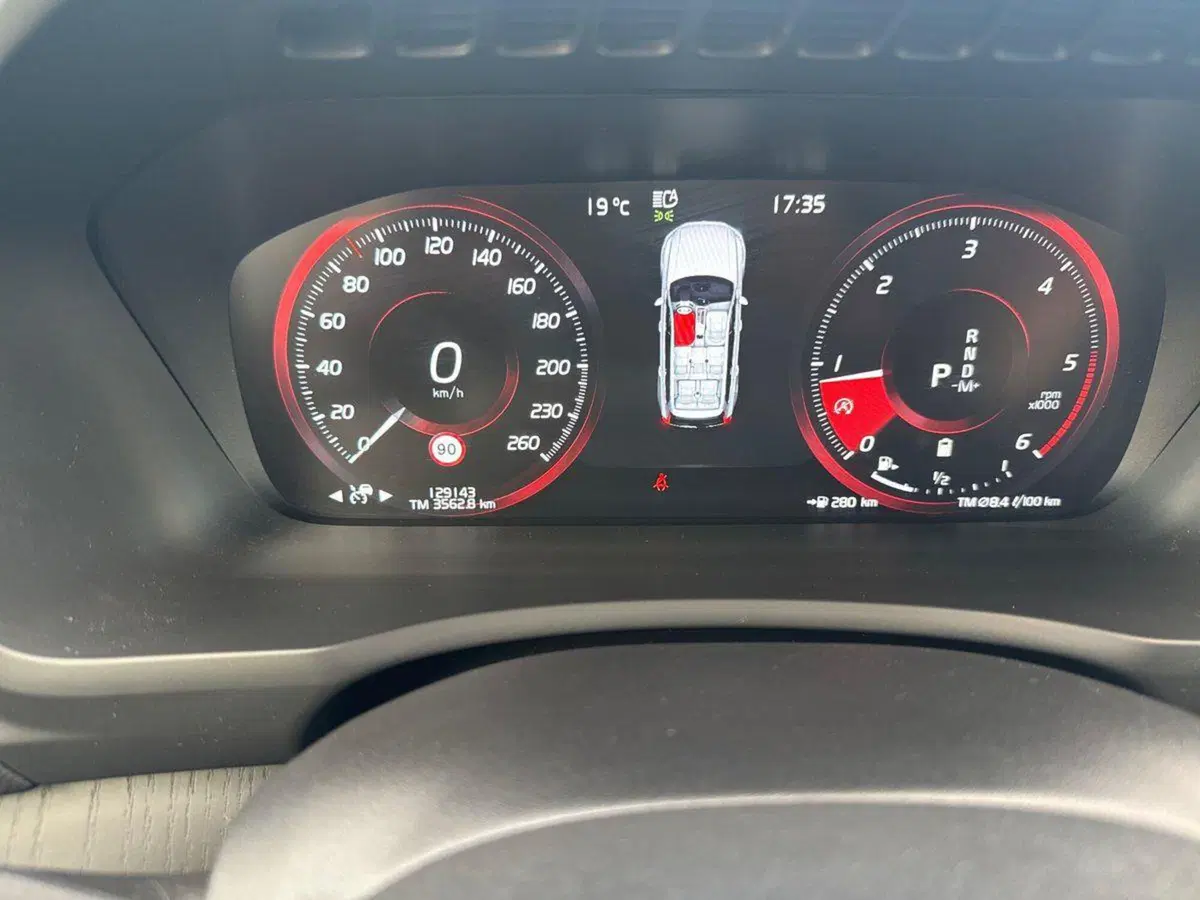 Volvo XC90 usata a Reggio Calabria (8)