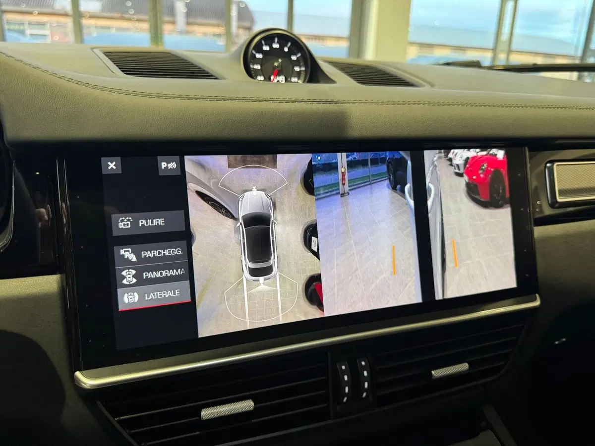 Porsche Cayenne usata a Firenze (14)