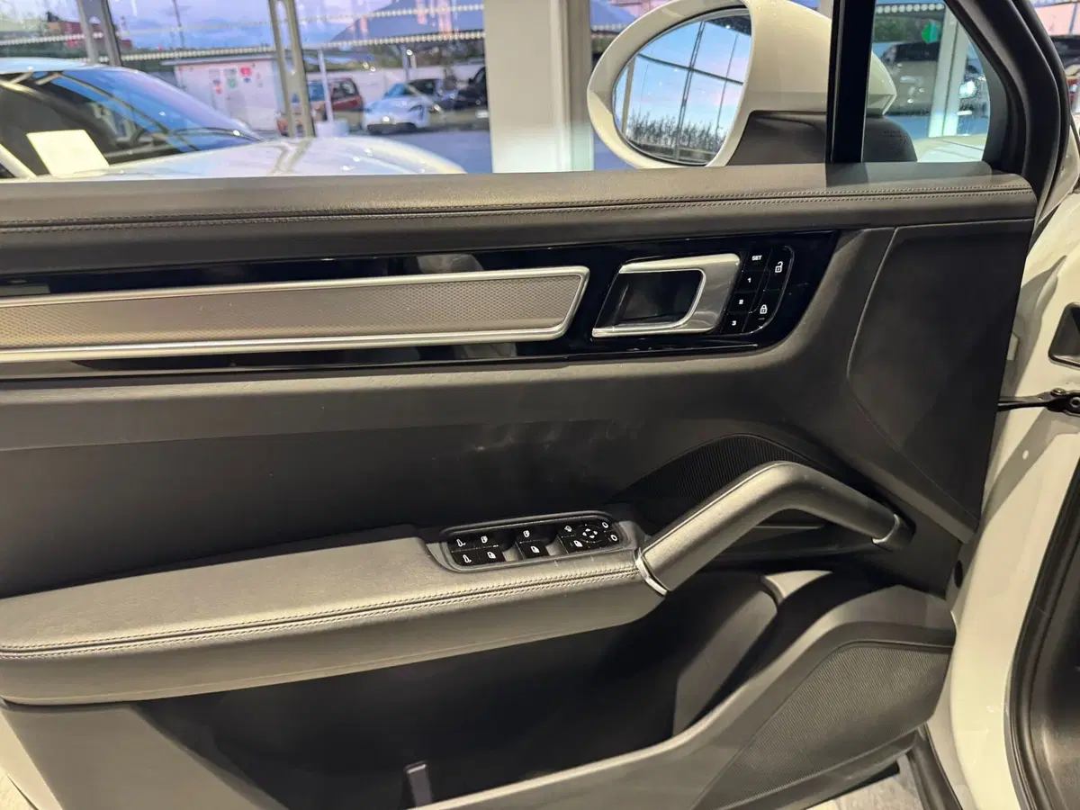 Porsche Cayenne usata a Firenze (15)