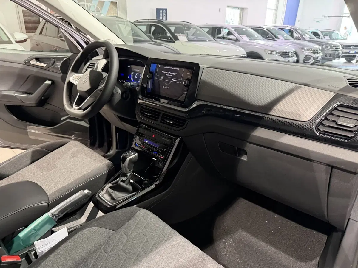 Volkswagen T-Cross nuova a Genova (10)