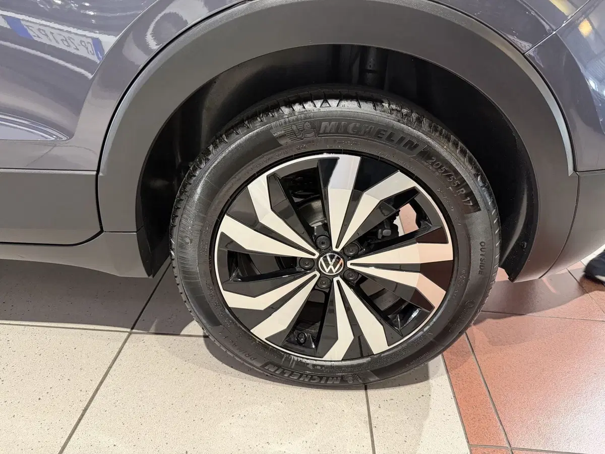 Volkswagen T-Cross nuova a Genova (13)