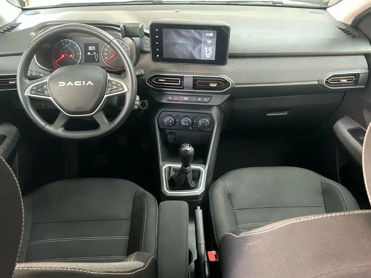 Dacia Sandero usata a Roma (11)
