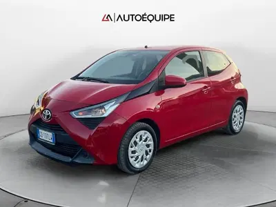 Toyota Aygo 1.0 VVT-i 72 CV 5 porte x-play MMT del 2021 usata a Roma