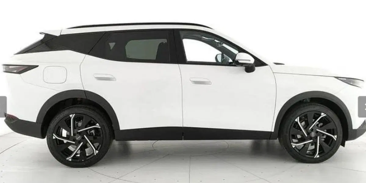 Omoda Omoda 7 SHS-P nuova a Bologna (4)