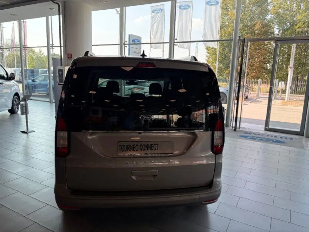 Ford Tourneo Connect nuova a Cuneo (3)