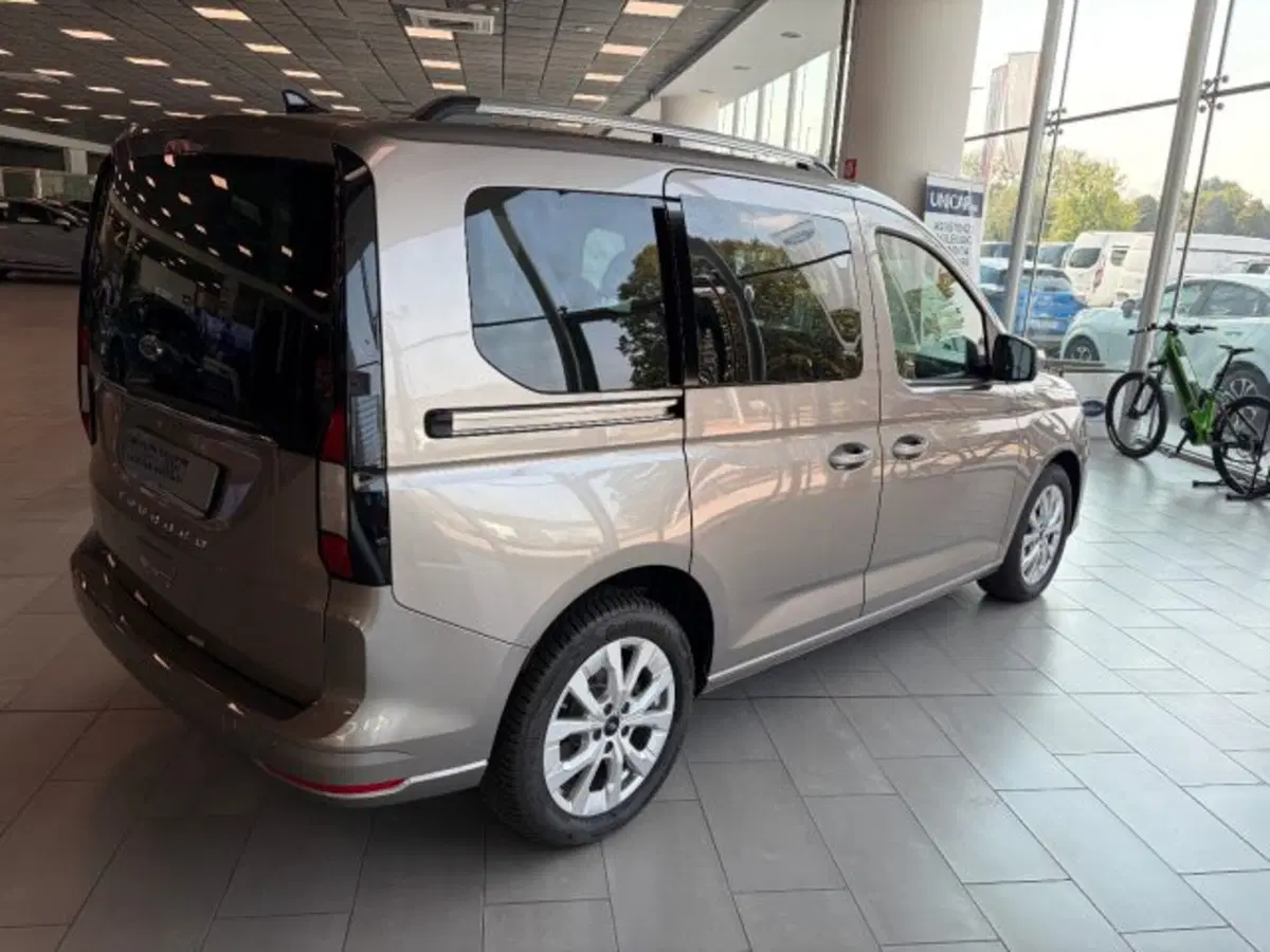 Ford Tourneo Connect nuova a Cuneo (5)