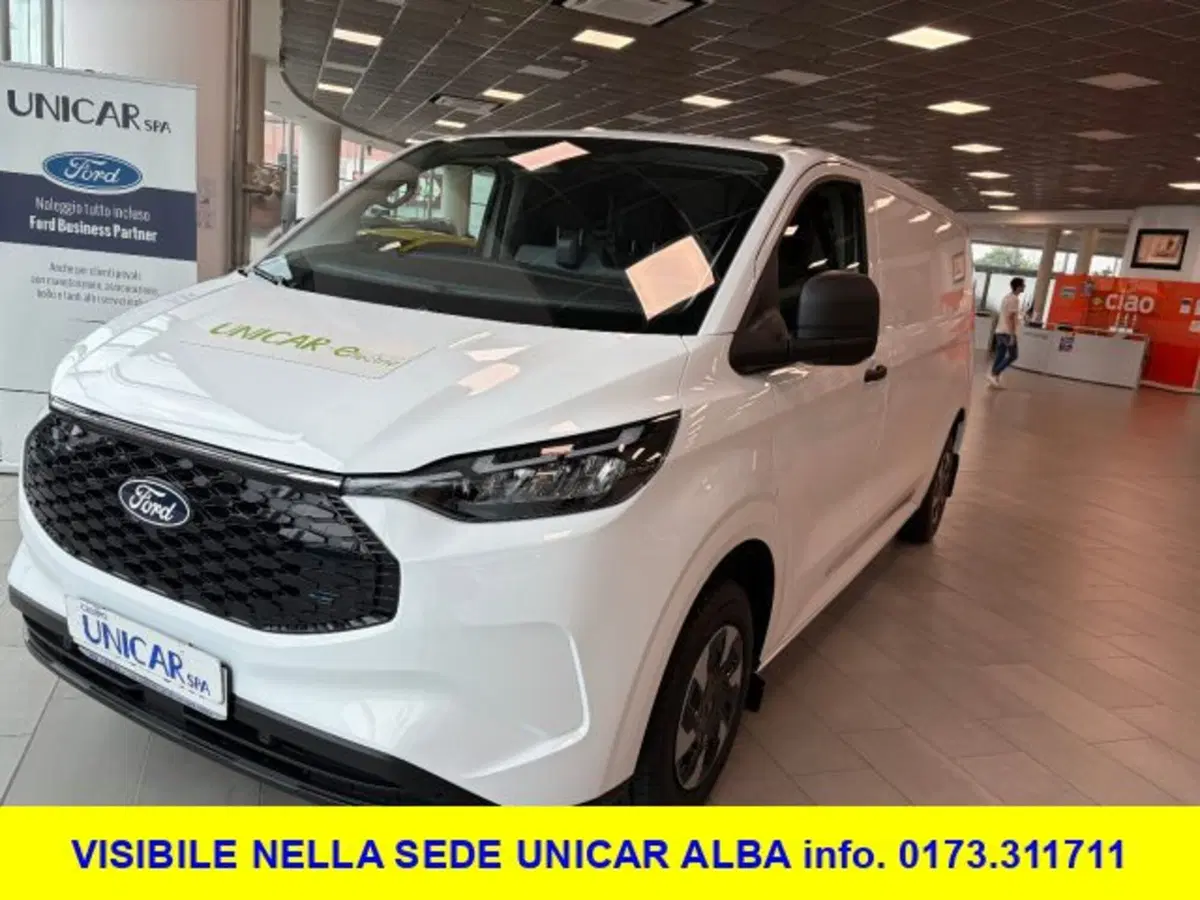 Ford E-Transit Custom Furgone nuova a Cuneo (2)