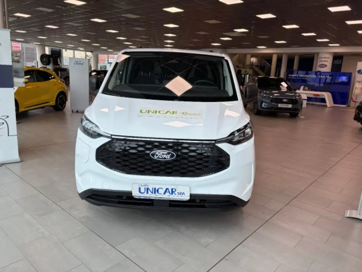 Ford E-Transit Custom Furgone nuova a Cuneo (3)