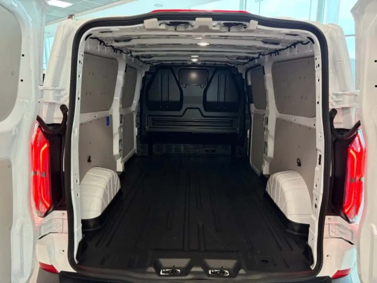 Ford E-Transit Custom Furgone nuova a Cuneo (8)