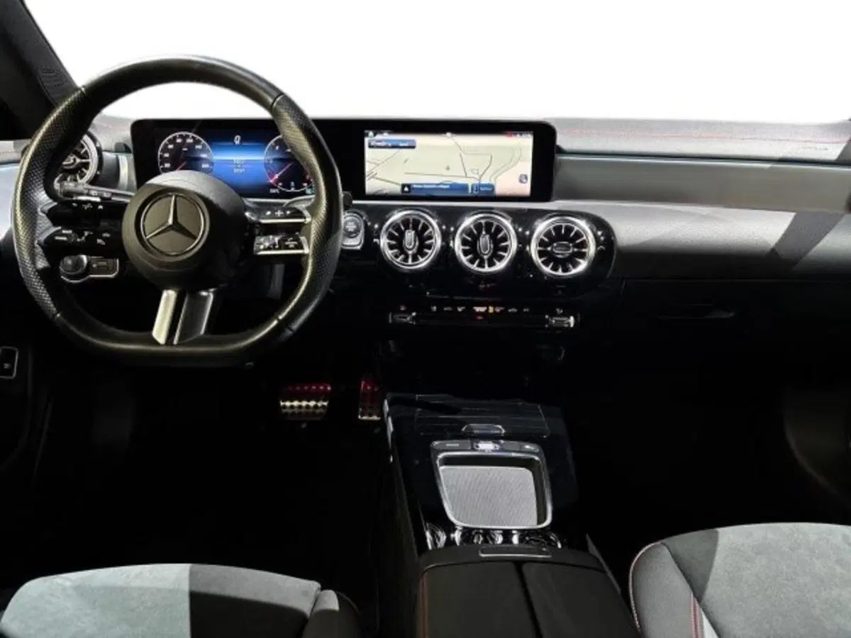 Mercedes-Benz CLA Shooting Brake usata a Bologna (9)