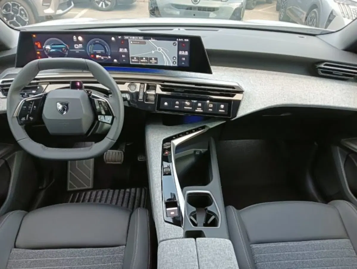 Peugeot 5008 nuova a Brescia (12)