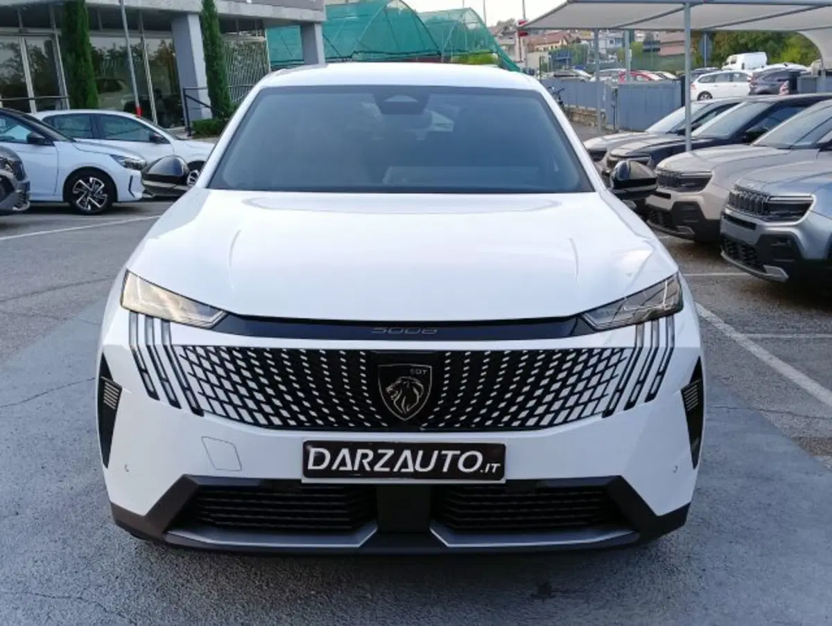 Peugeot 5008 nuova a Brescia (2)