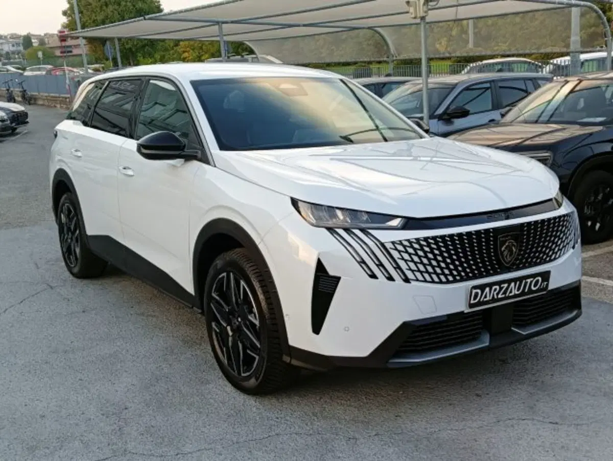 Peugeot 5008 nuova a Brescia (3)