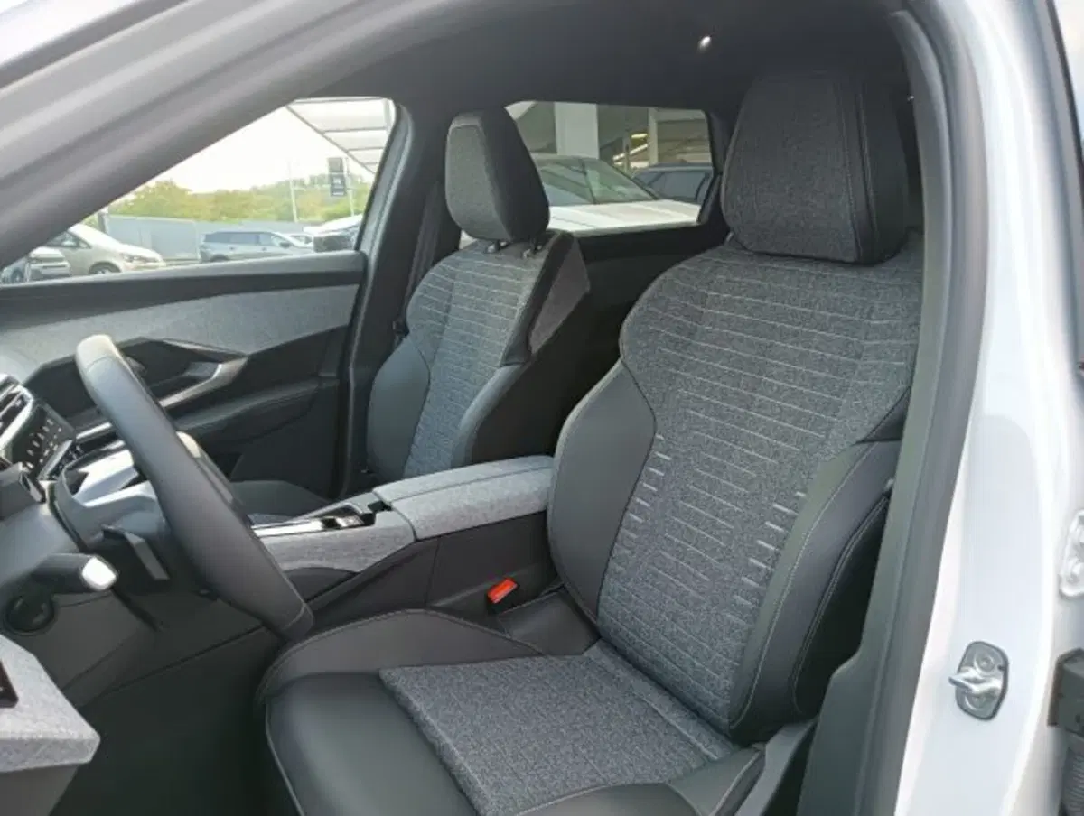 Peugeot 5008 nuova a Brescia (9)