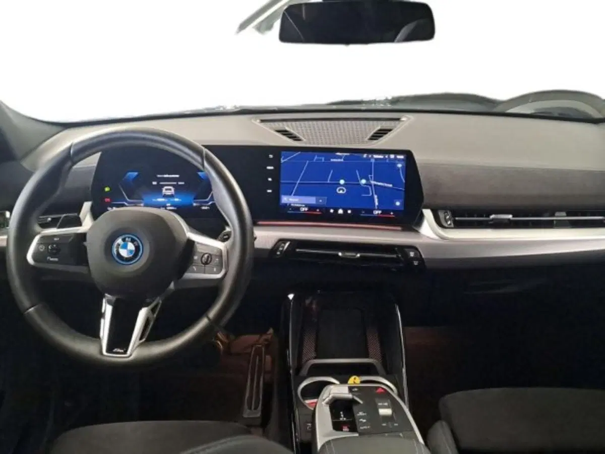BMW iX2 usata a Verona (8)