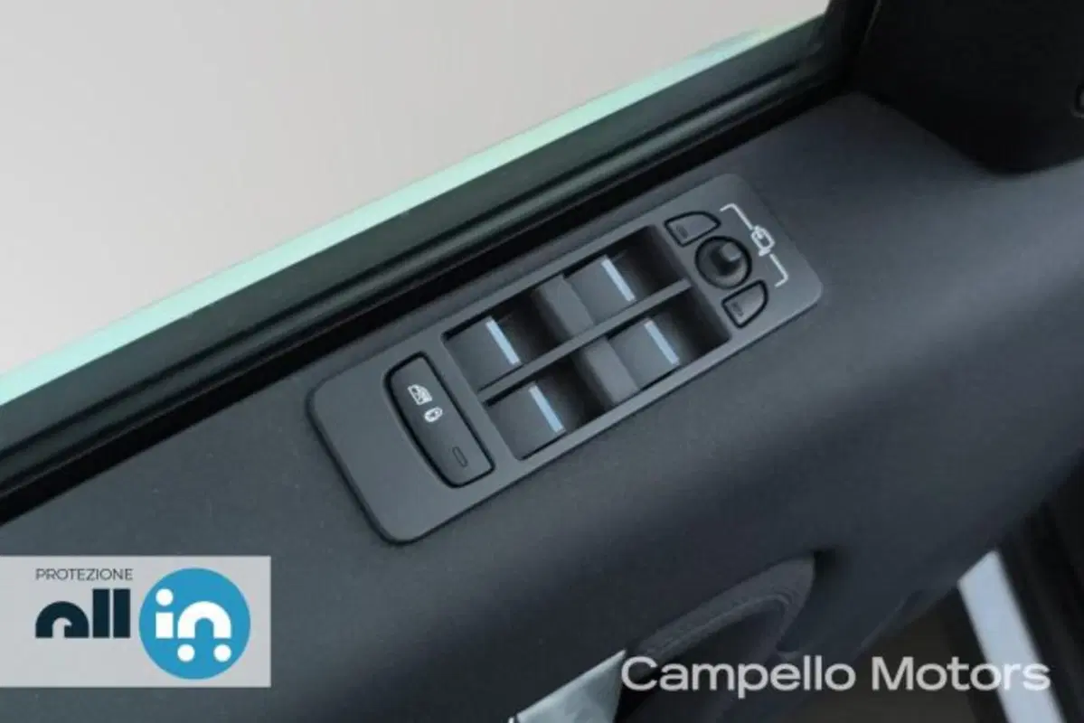 Land Rover Discovery Sport usata a Venezia (16)