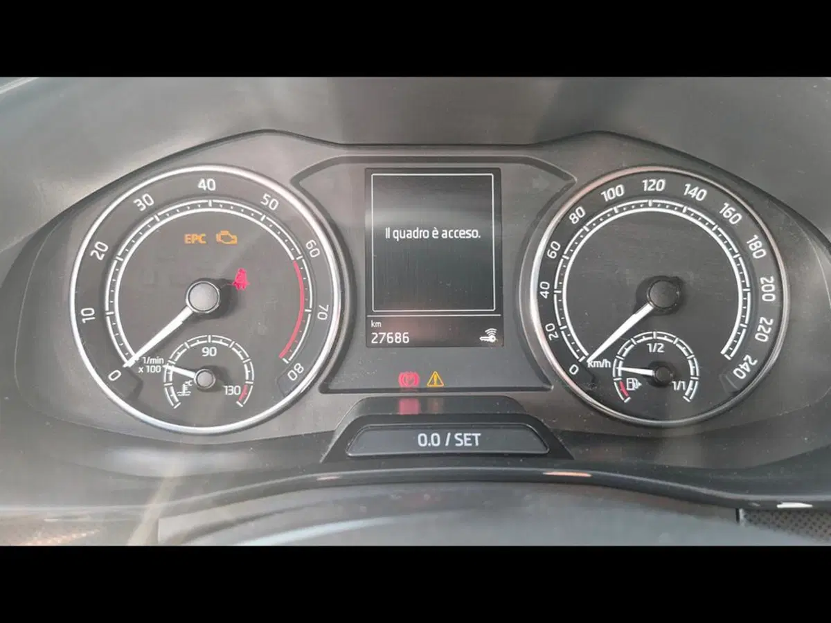 Skoda Kamiq usata a Varese (10)