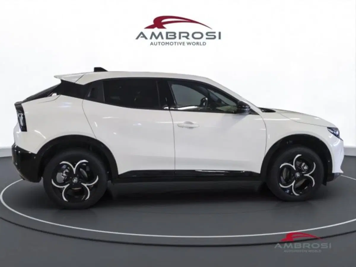 Alfa Romeo Junior nuova a Perugia (5)