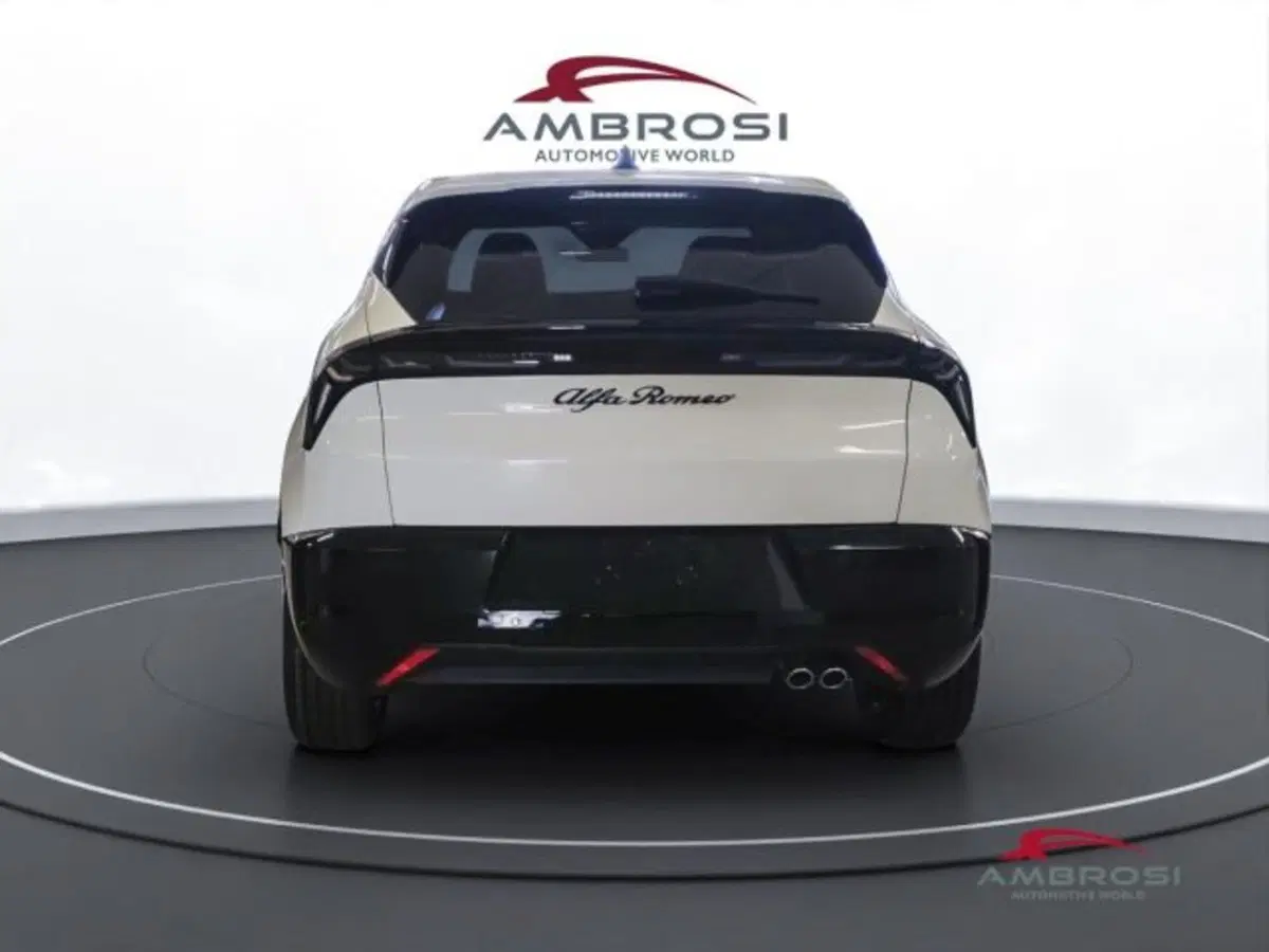 Alfa Romeo Junior nuova a Perugia (8)