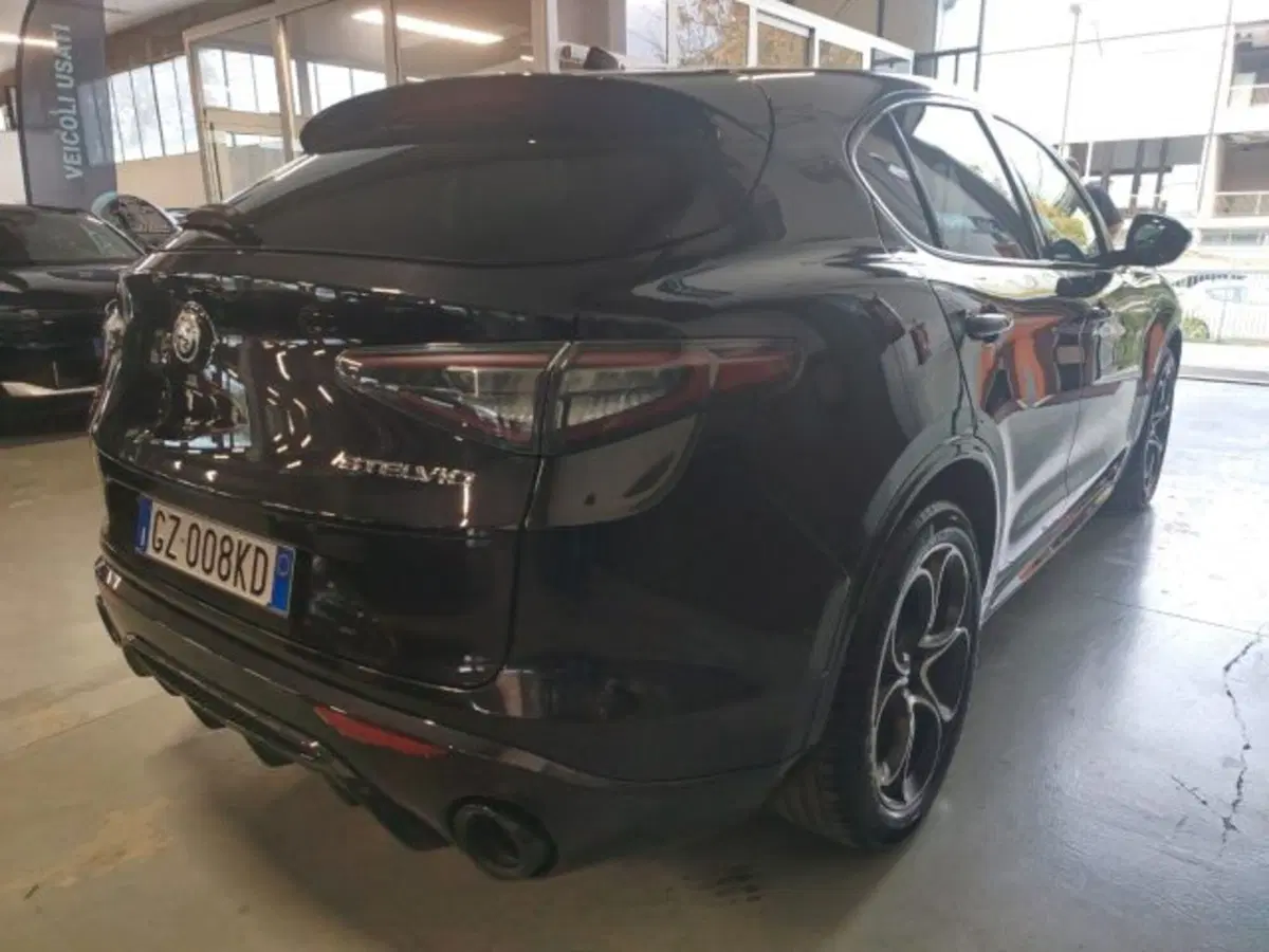 Alfa Romeo Stelvio usata a Forlì-Cesena (6)