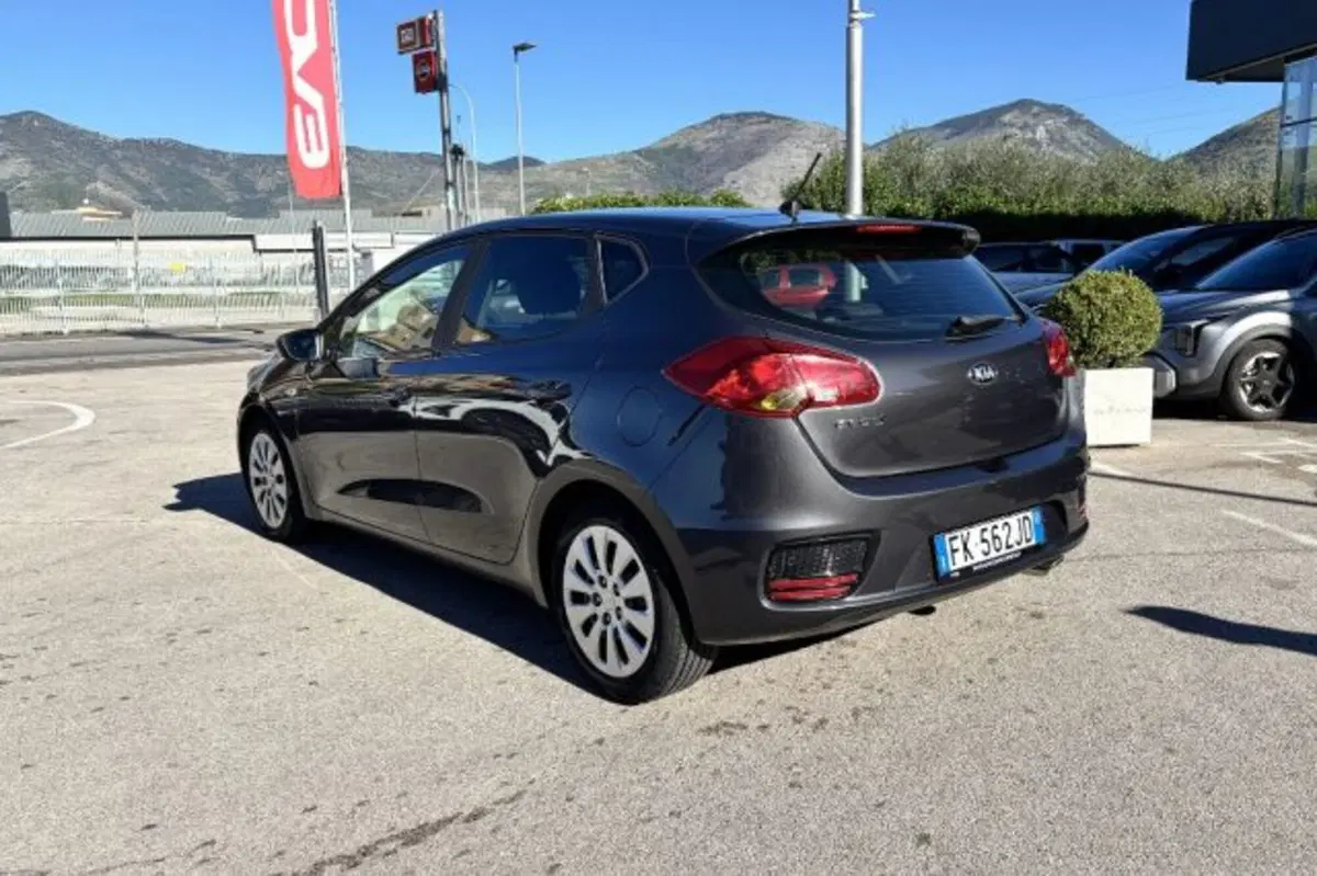 Kia cee'd usata a Latina (5)