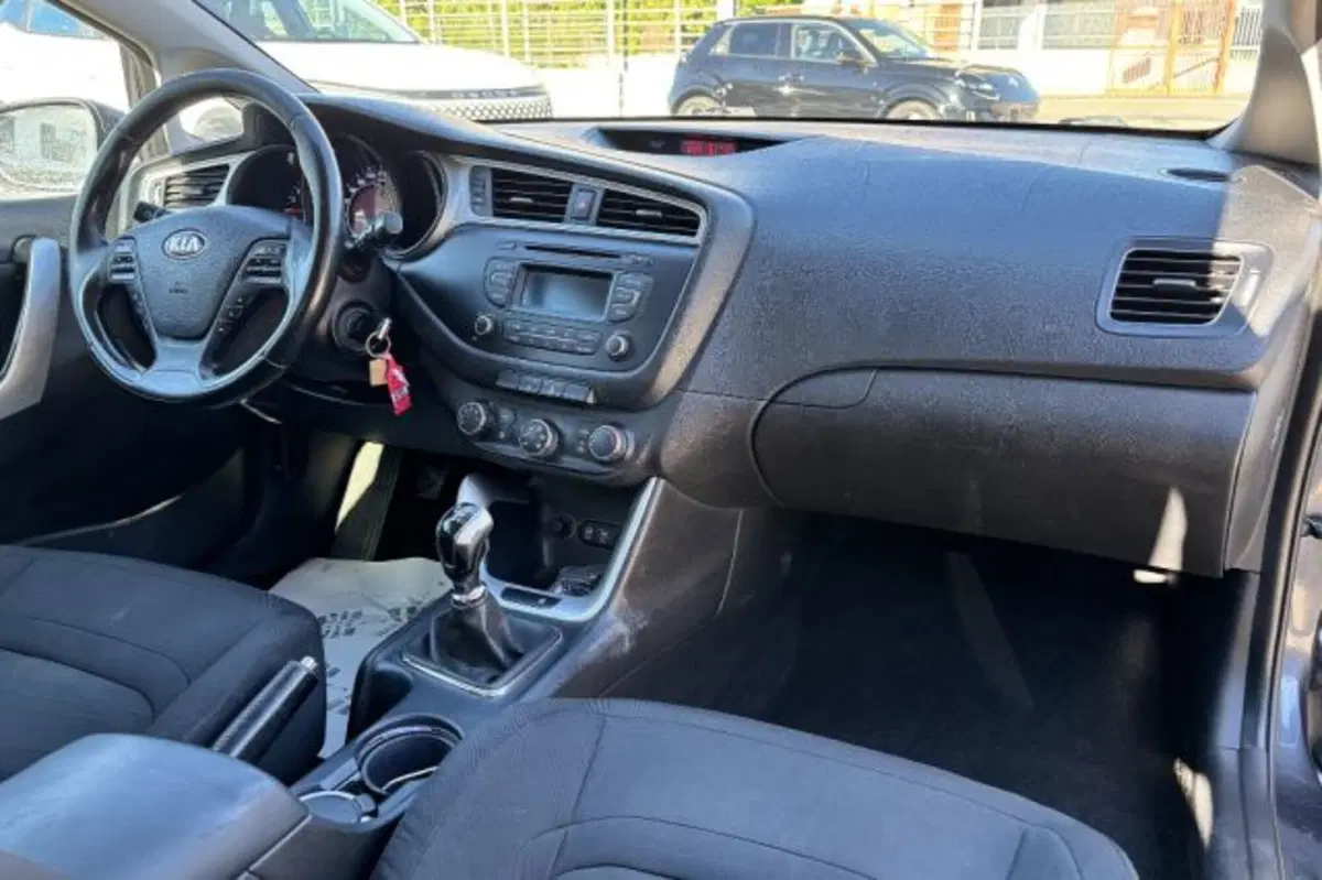 Kia cee'd usata a Latina (9)