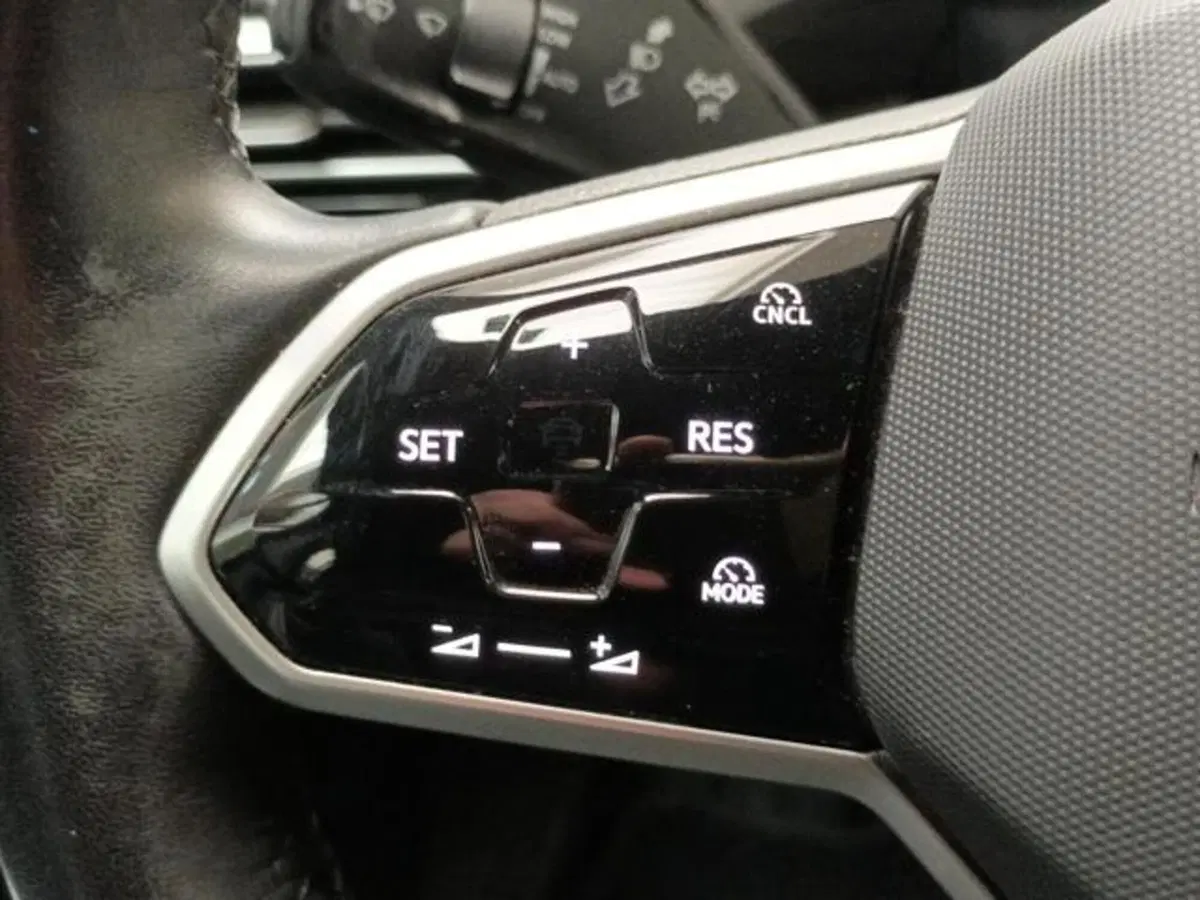 Volkswagen ID.5 usata a Milano (13)