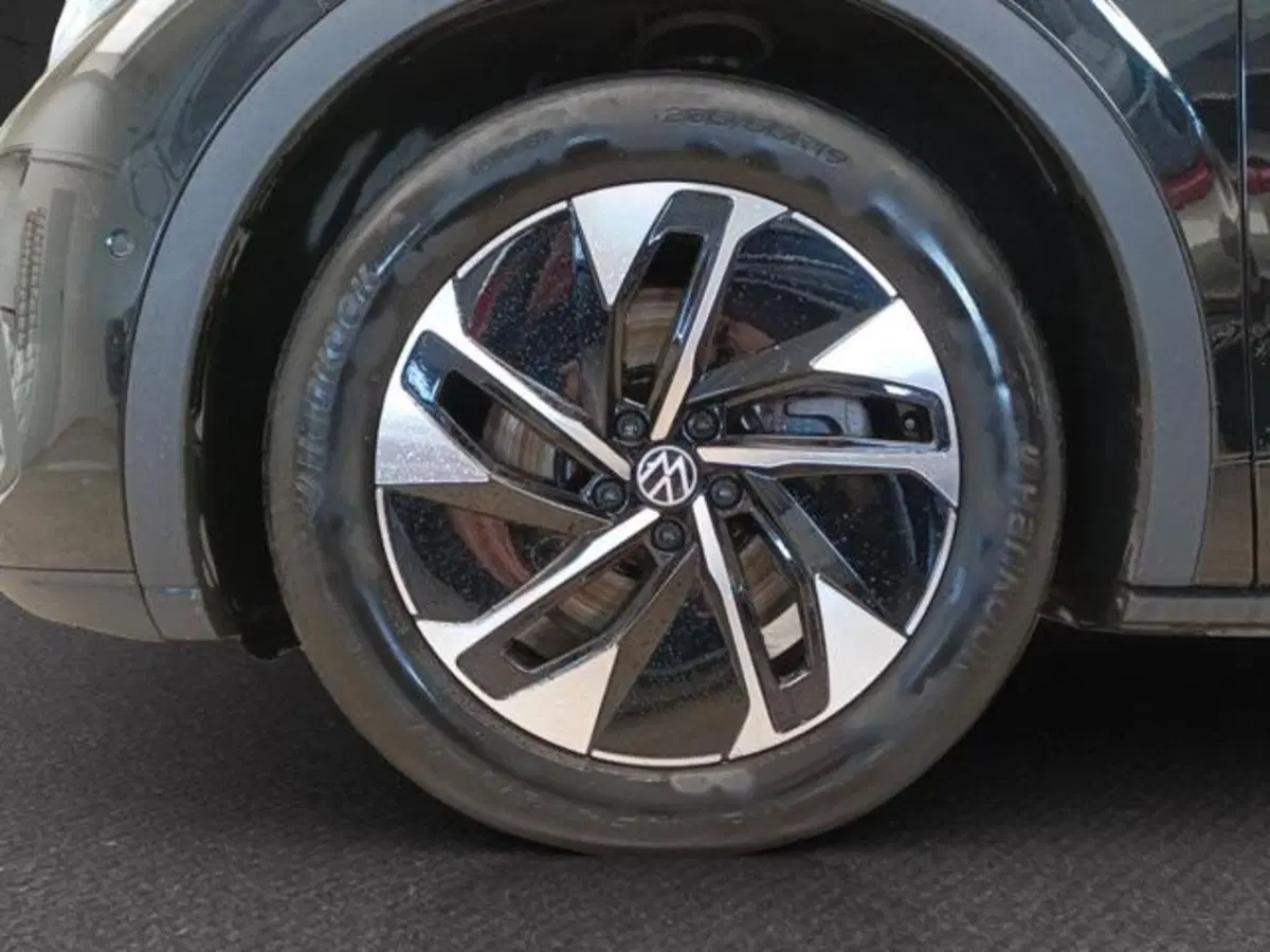 Volkswagen ID.5 usata a Milano (14)