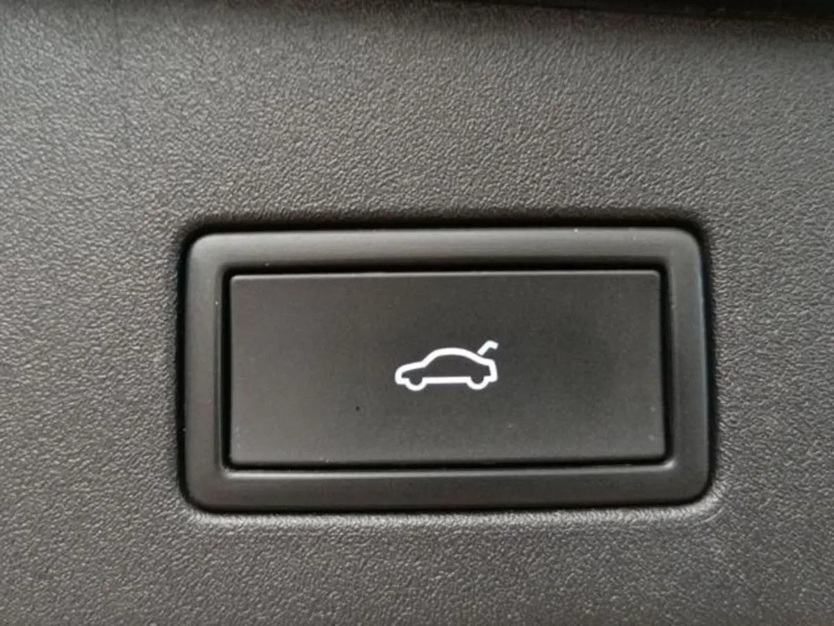 Volkswagen ID.5 usata a Milano (15)