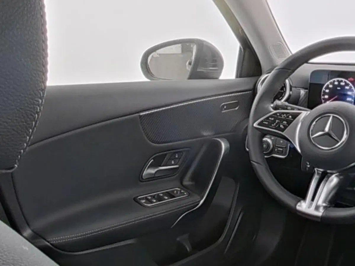 Mercedes-Benz Classe A usata a Milano (9)