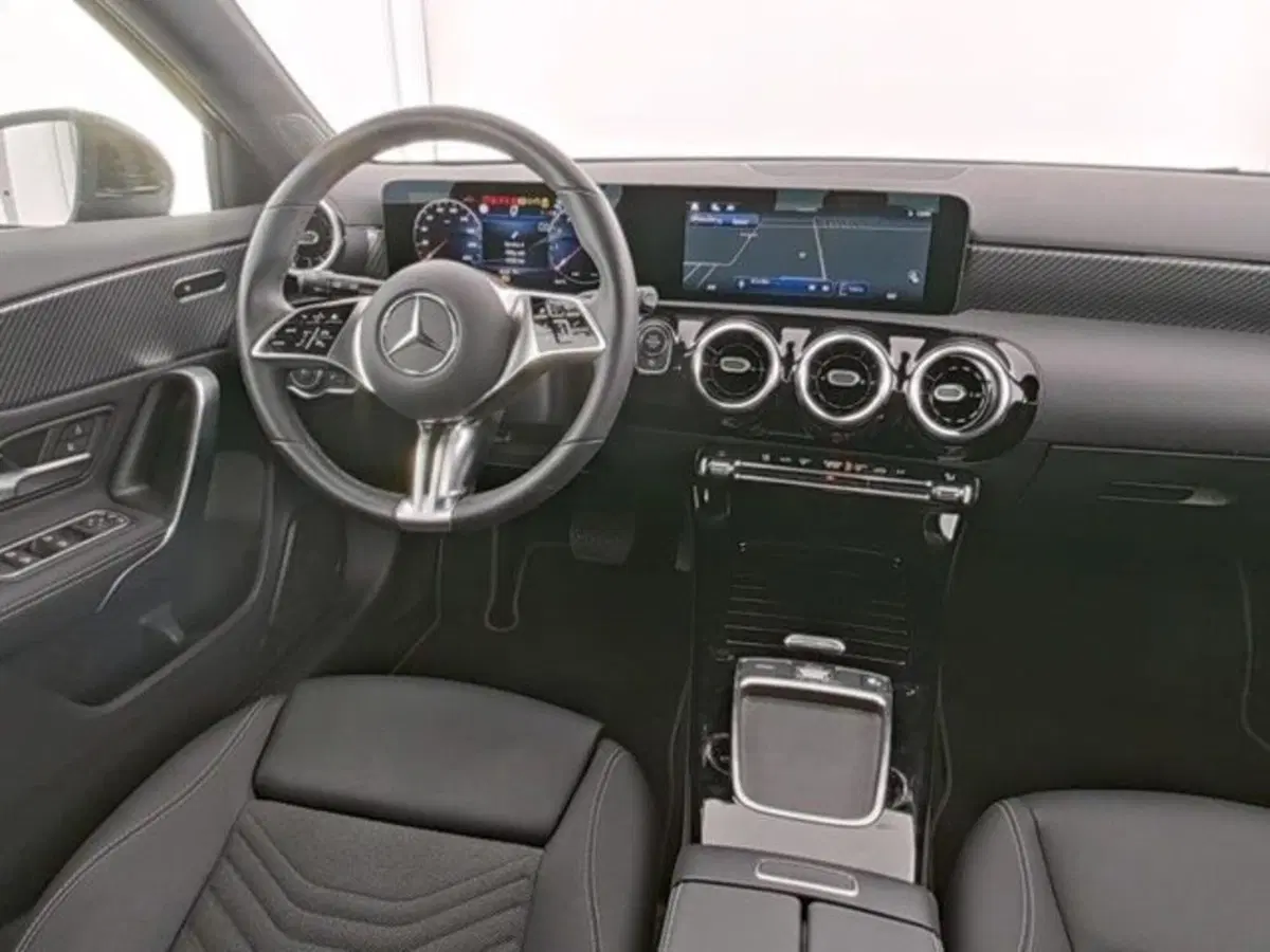 Mercedes-Benz Classe A Sedan usata a Novara (6)