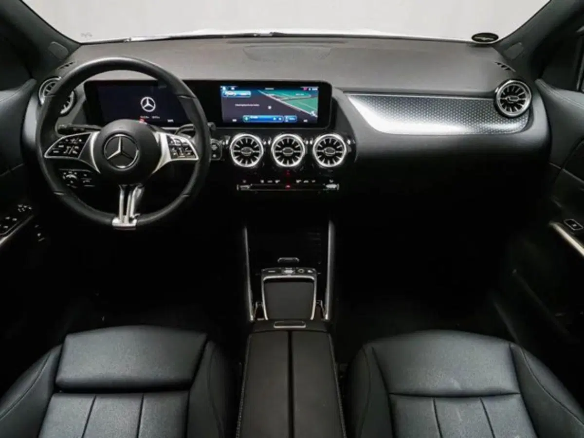 Mercedes-Benz GLA SUV usata a Novara (8)