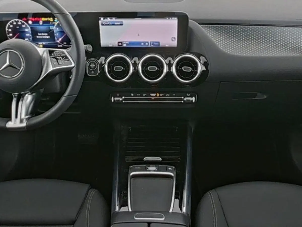 Mercedes-Benz GLA SUV usata a Novara (5)