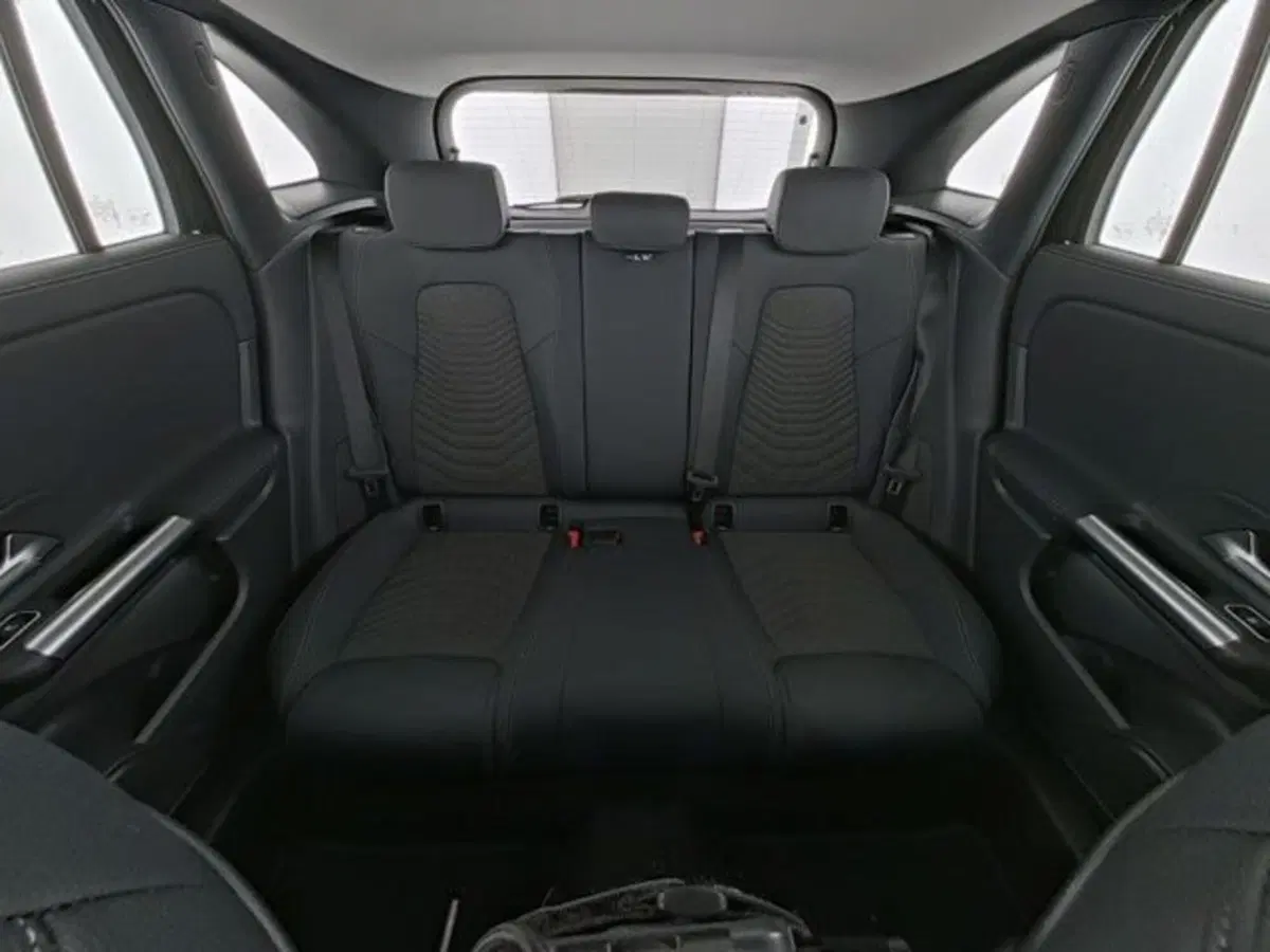 Mercedes-Benz GLA SUV usata a Novara (8)