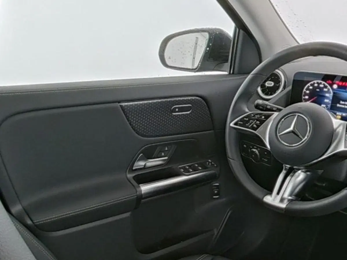 Mercedes-Benz GLA SUV usata a Novara (9)