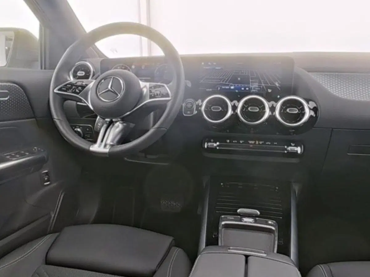 Mercedes-Benz GLA SUV usata a Novara (5)