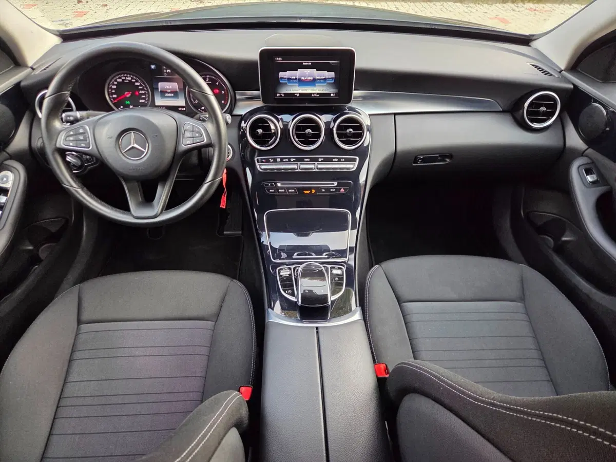 Mercedes-Benz Classe C usata a Torino (9)
