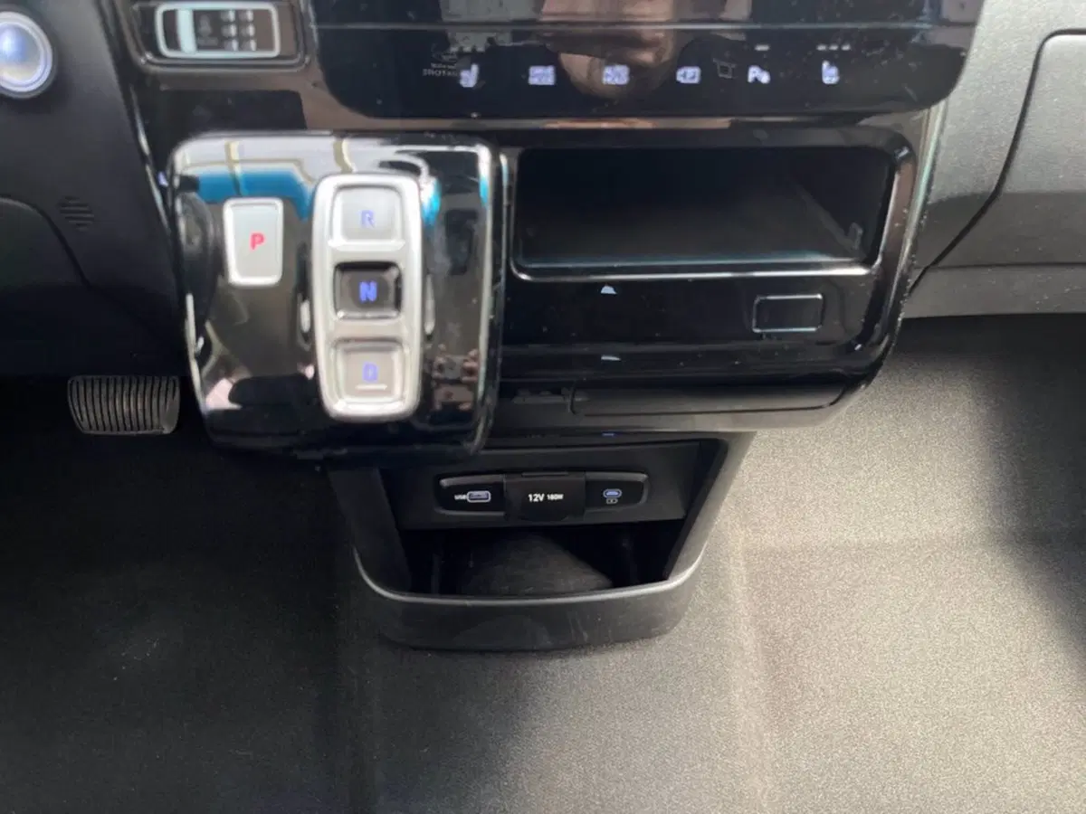 Hyundai Staria usata a Milano (16)