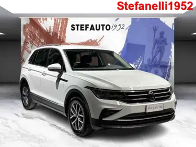 Volkswagen Tiguan 1.5 TSI ACT Life del 2023 usata a Bologna